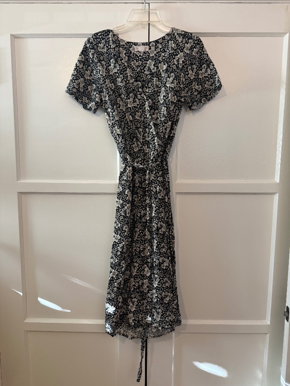 Velvet Floral Black and White Wrap Dress Size Small